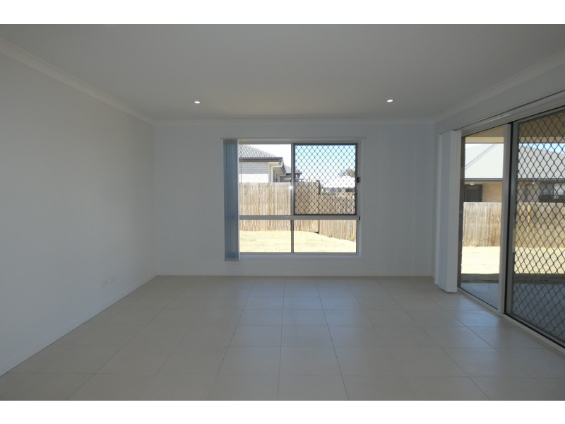 38 Mackellar Way, Walloon QLD 4306