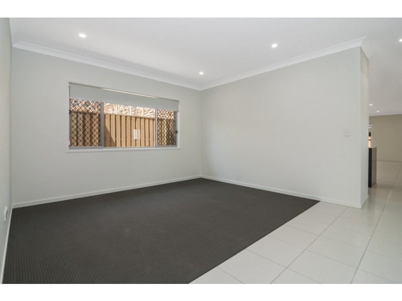 7 Idalia Street, Pimpama QLD 4209