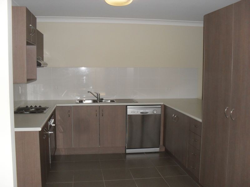 2/5 Freestone Drive, Upper Coomera QLD 4209