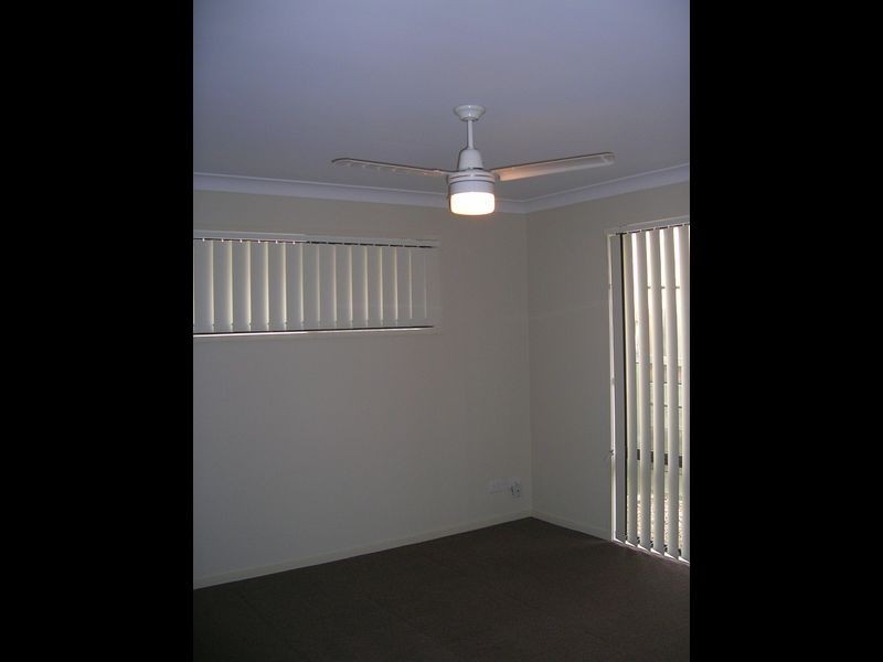 2/5 Freestone Drive, Upper Coomera QLD 4209