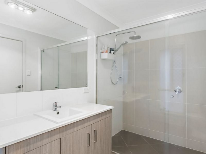 8 Pisces Court, Coomera QLD 4209