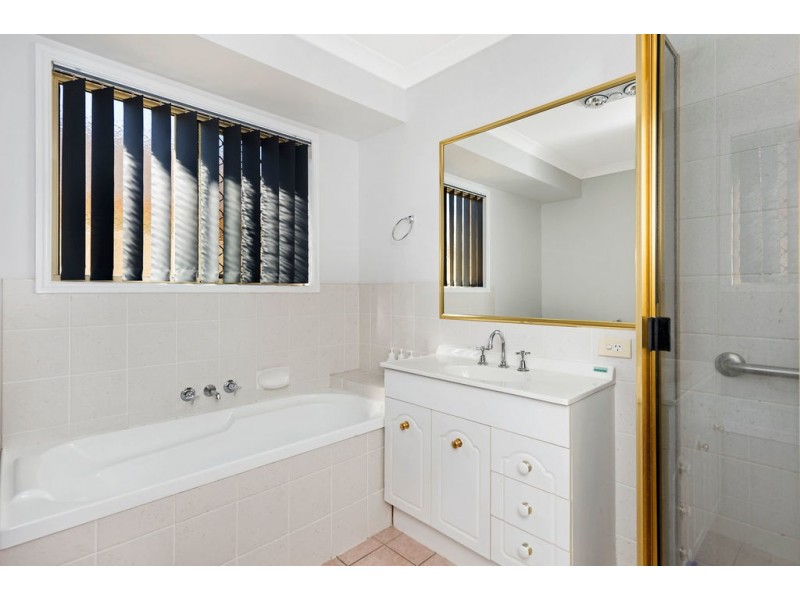 4 Ireland Way, Upper Coomera QLD 4209