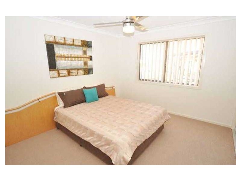 11 Blackheath Terrace, Pacific Pines QLD 4211