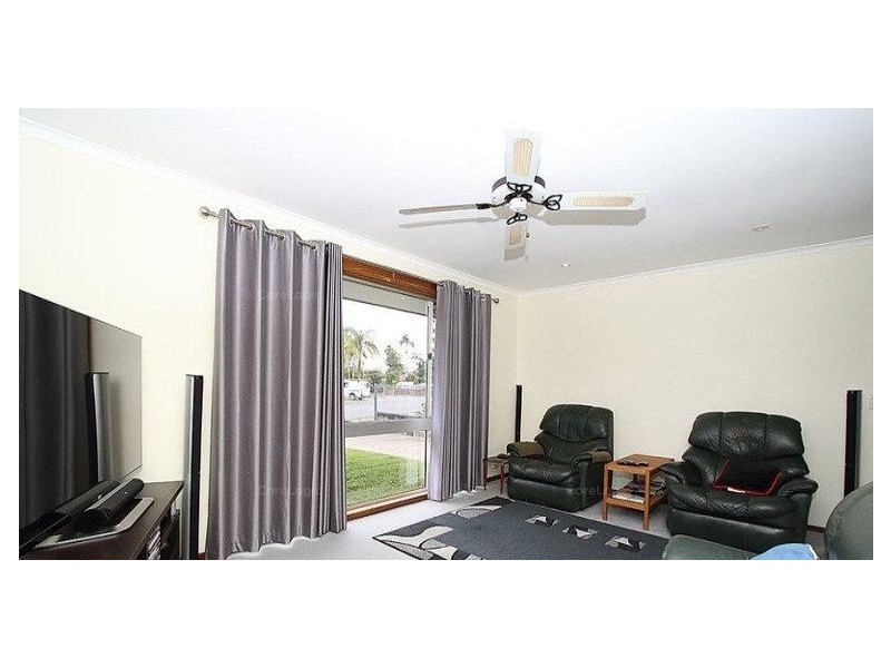 28 Centaurus Crescent, Regents Park QLD 4118