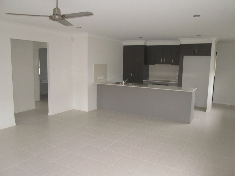 24 Joshua Place, Oxenford QLD 4210