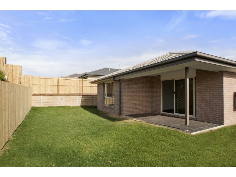 10 Oakwood Street, Pimpama QLD 4209