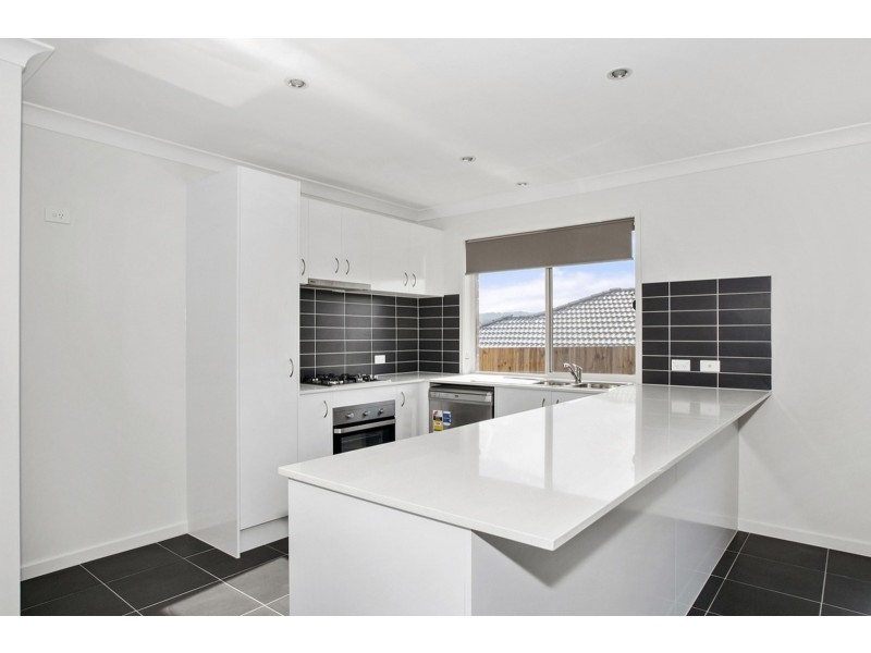 10 Oakwood Street, Pimpama QLD 4209