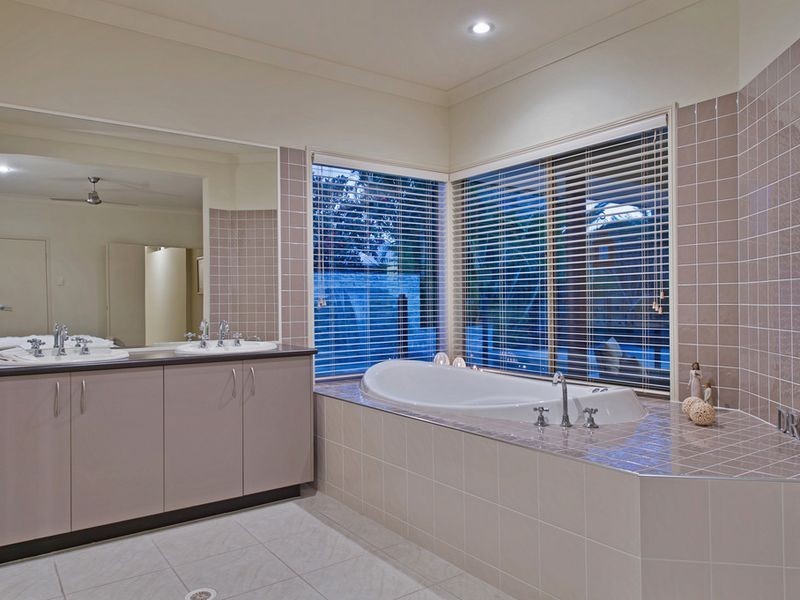 10 Pacha Close, Coomera Waters QLD 4209