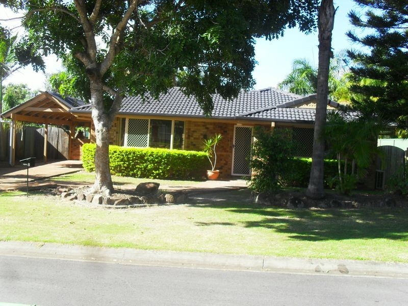 8 Penrith Court, Helensvale QLD 4212
