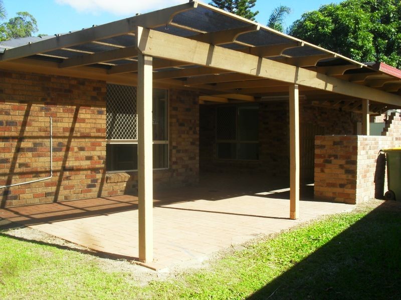 8 Penrith Court, Helensvale QLD 4212