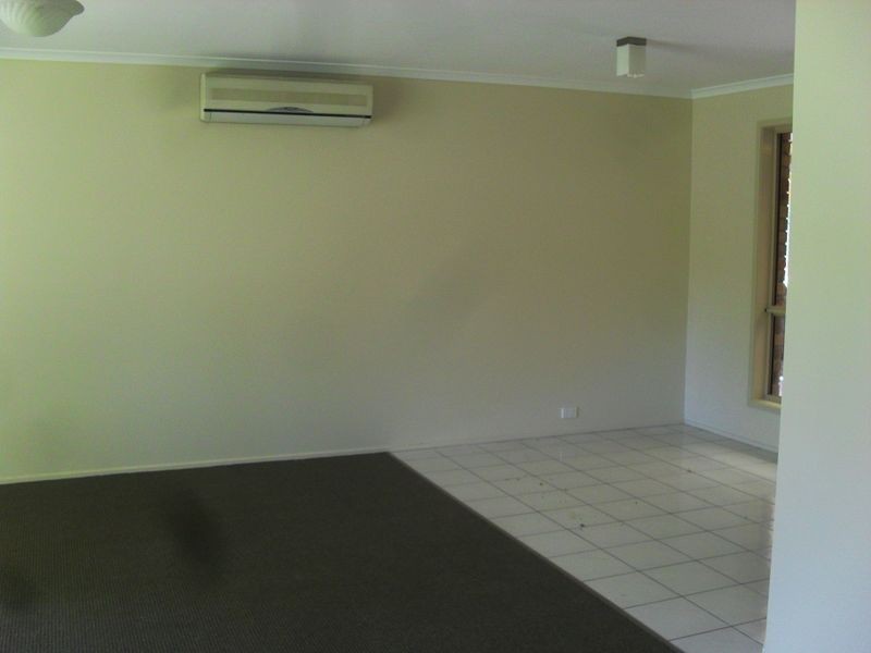 8 Penrith Court, Helensvale QLD 4212