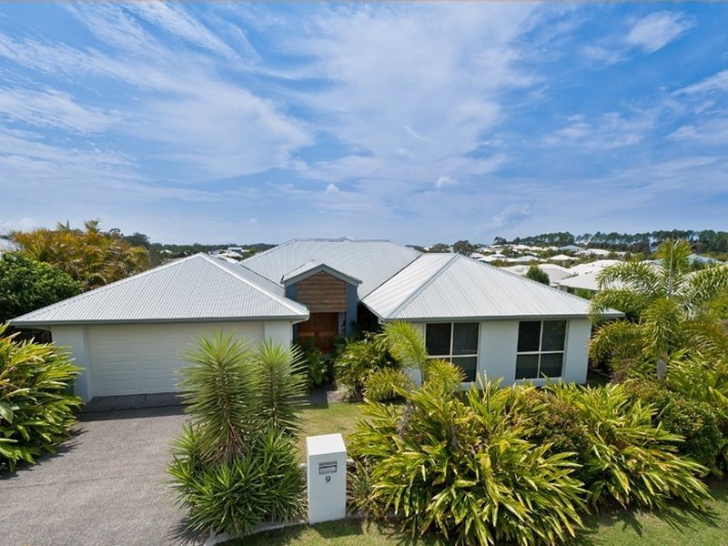 9 Sailaway Court, Coomera Waters QLD 4209