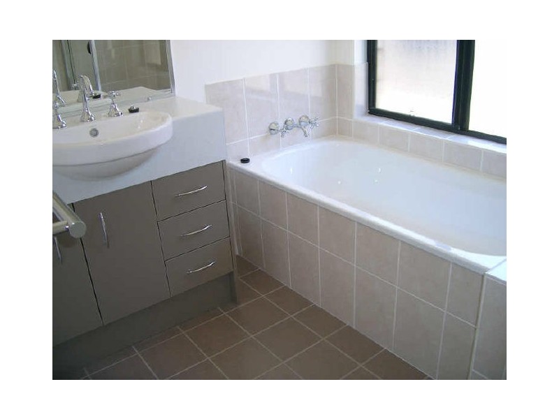 8 Ansett Way, Upper Coomera QLD 4209