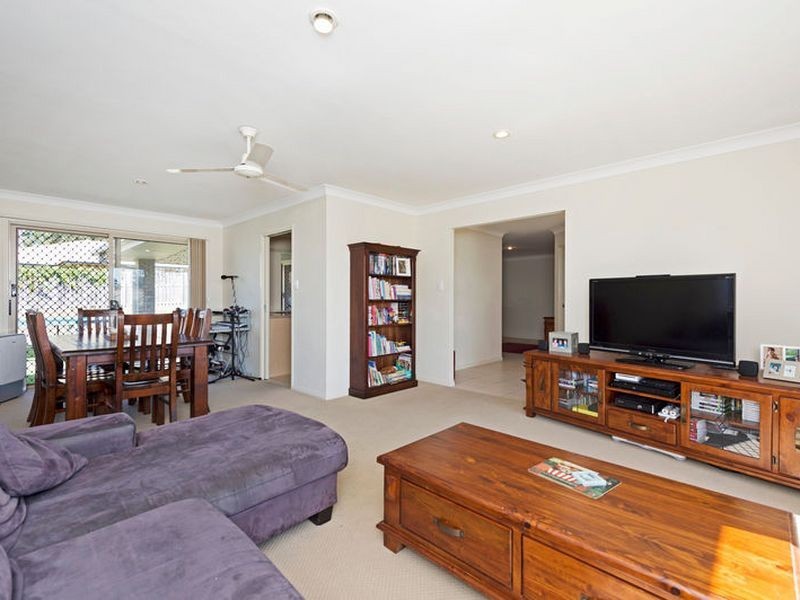 17 Southern Lights Drive, Pimpama QLD 4209