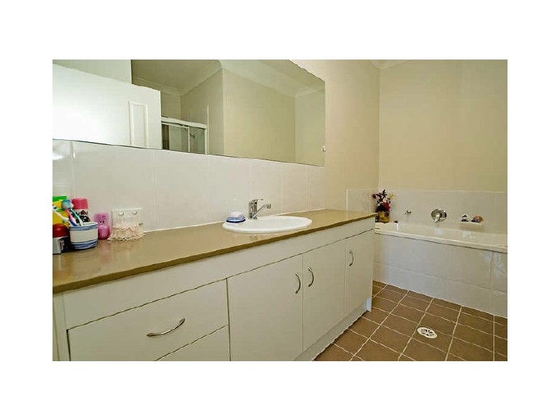 8 MacDonald Avenue, Upper Coomera QLD 4209