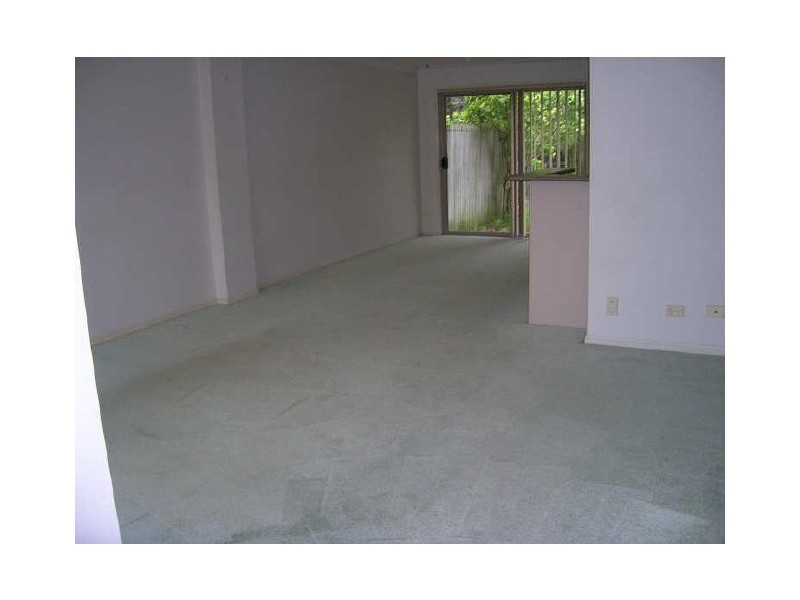 31/4 Koala Town, Upper Coomera QLD 4209