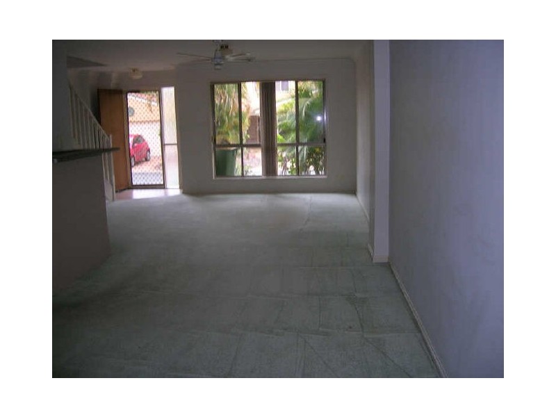 31/4 Koala Town, Upper Coomera QLD 4209