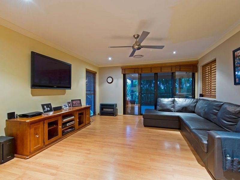 11 Sailaway Court, Coomera Waters QLD 4209