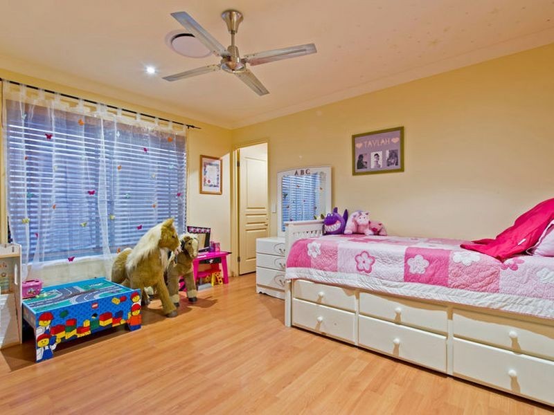 11 Sailaway Court, Coomera Waters QLD 4209