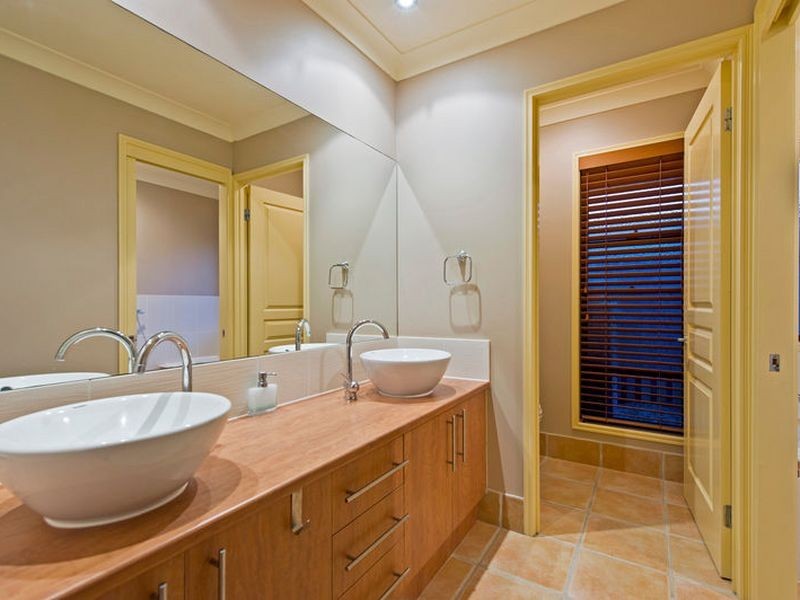 11 Sailaway Court, Coomera Waters QLD 4209