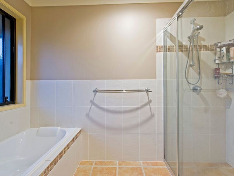 11 Sailaway Court, Coomera Waters QLD 4209