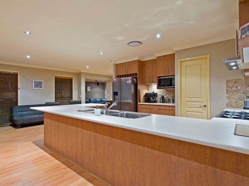 11 Sailaway Court, Coomera Waters QLD 4209