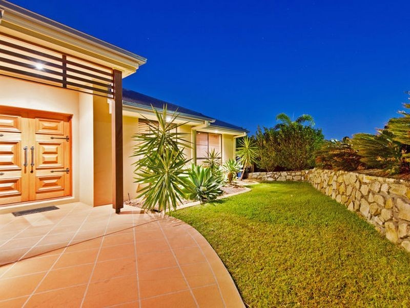 11 Sailaway Court, Coomera Waters QLD 4209