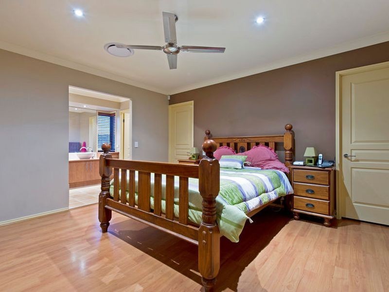 11 Sailaway Court, Coomera Waters QLD 4209