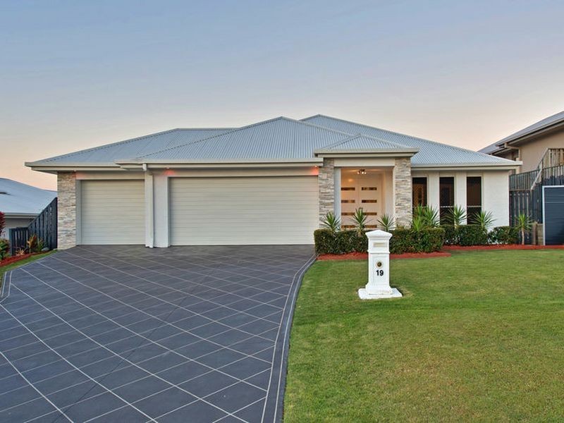 19 Zeus Circuit, Coomera Waters QLD 4209