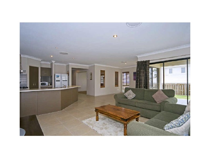 8 Redbay Street, Upper Coomera QLD 4209