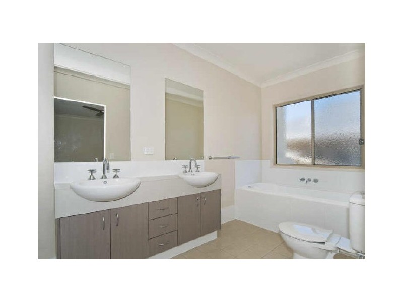 19 Greendragon Crescent, Upper Coomera QLD 4209