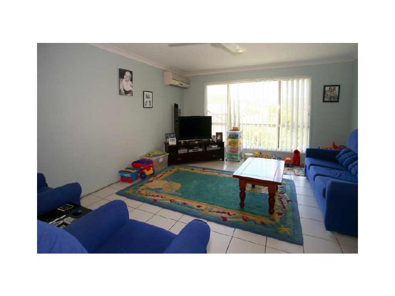 2/19 Old Kent Road, Upper Coomera QLD 4209