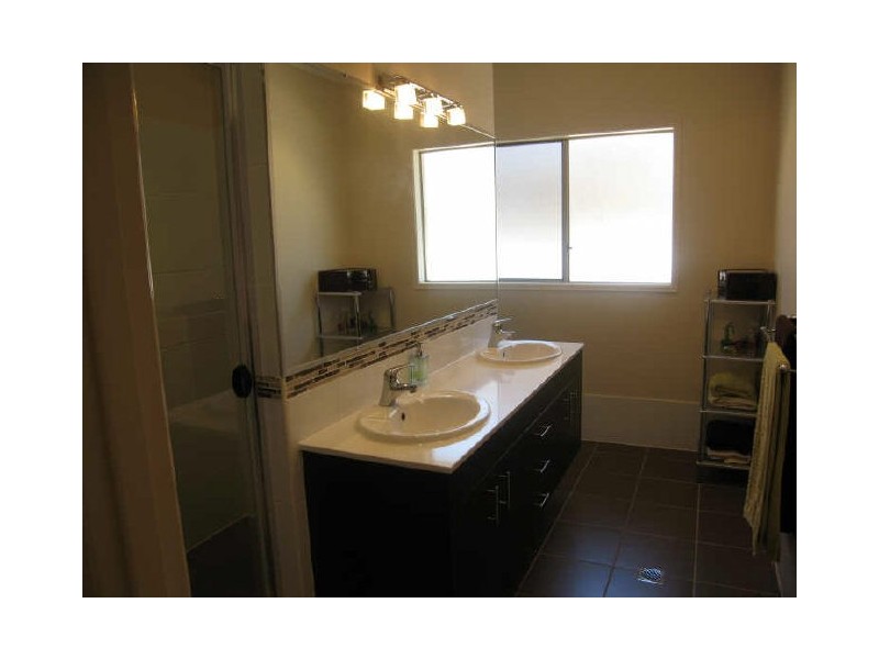 8 Pitt Street, Upper Coomera QLD 4209