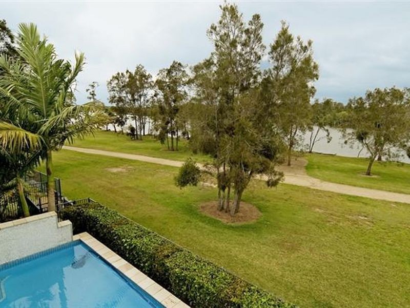 21 Brindabella Close, Coomera Waters QLD 4209
