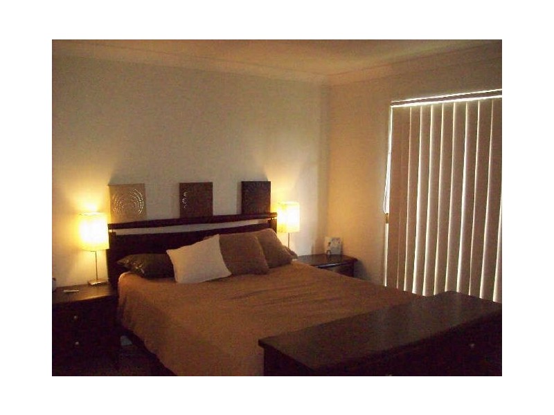2/2 Sandhurst Crescent, Upper Coomera QLD 4209
