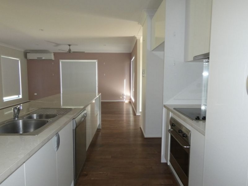 2 Prominent Crescent, Upper Coomera QLD 4209