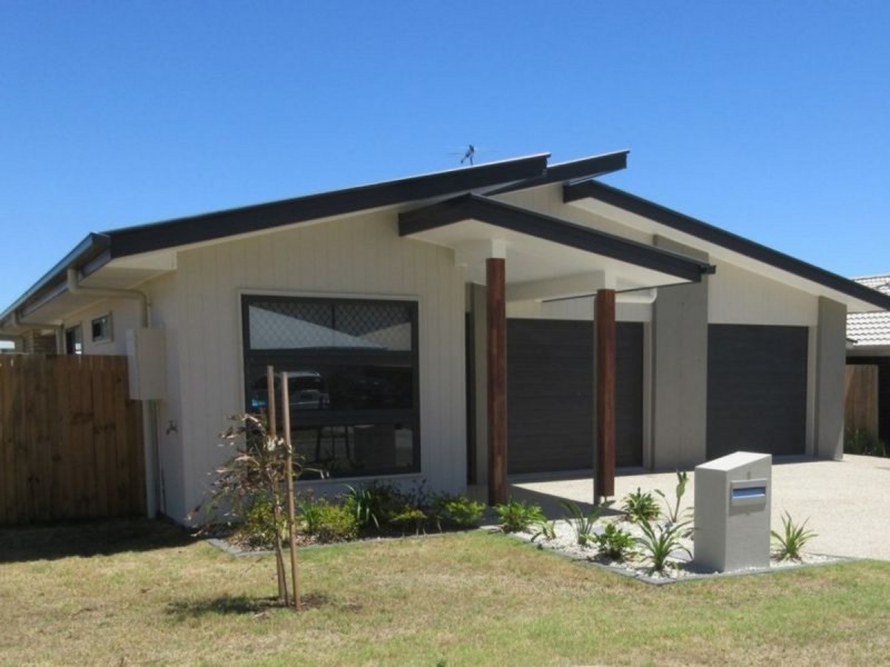 2/2 Milbrook Crescent, Pimpama QLD 4209