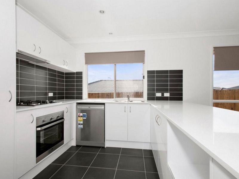 10 Oakwood Street, Pimpama QLD 4209