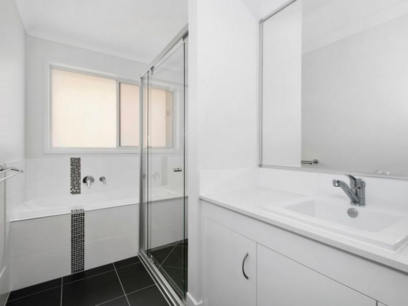 10 Oakwood Street, Pimpama QLD 4209