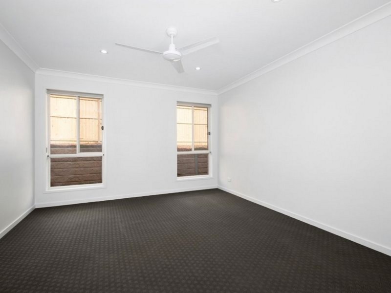 10 Oakwood Street, Pimpama QLD 4209