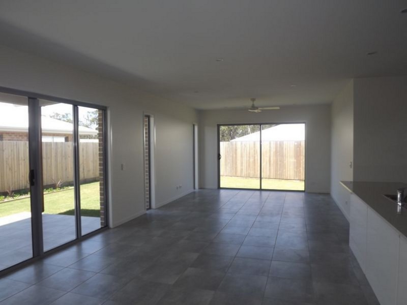 7 Hoop Pine Circuit, Coomera QLD 4209