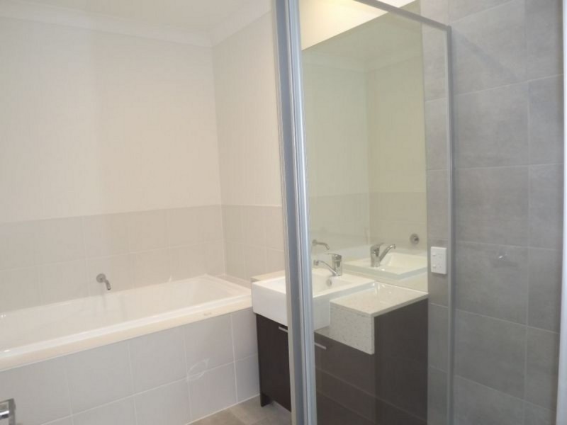 7 Hoop Pine Circuit, Coomera QLD 4209