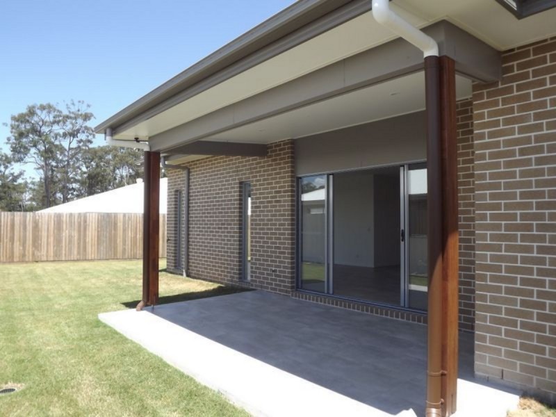 7 Hoop Pine Circuit, Coomera QLD 4209