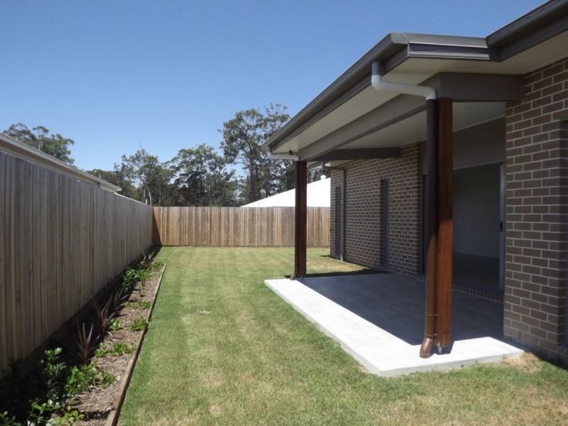 7 Hoop Pine Circuit, Coomera QLD 4209