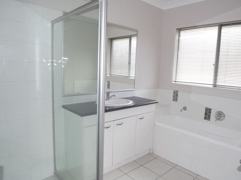 18 Barrington Street, Upper Coomera QLD 4209