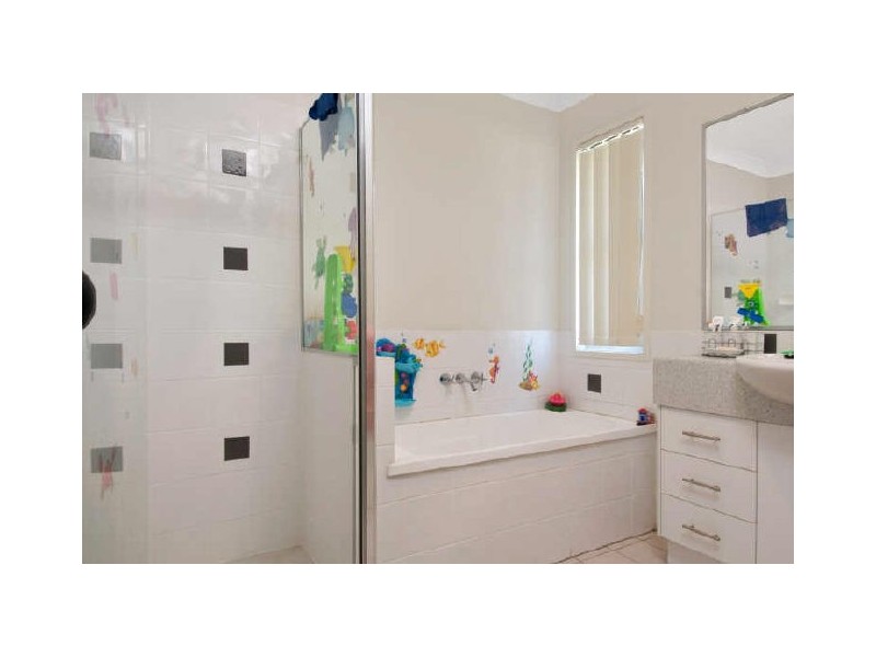 1/2 Sandhurst Crescent, Upper Coomera QLD 4209