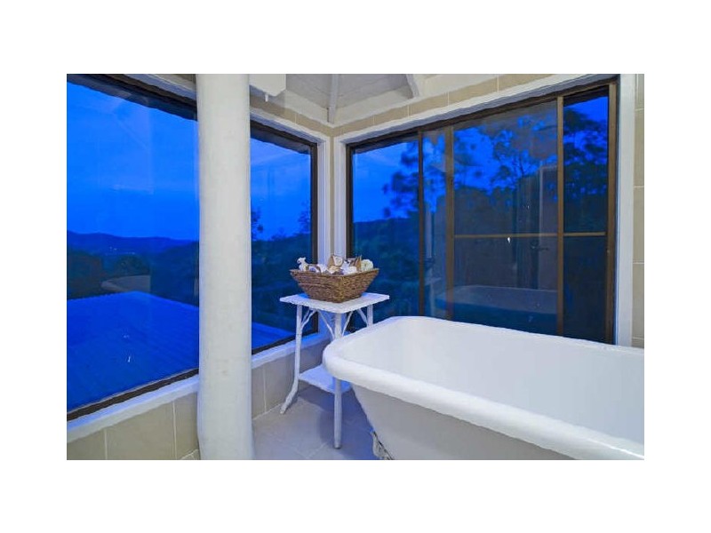 90 Holyrood Road, Maudsland QLD 4210