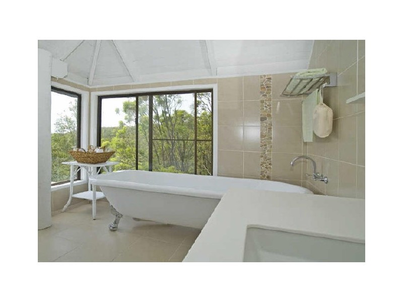 90 Holyrood Road, Maudsland QLD 4210