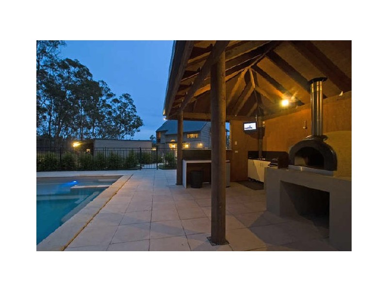 90 Holyrood Road, Maudsland QLD 4210