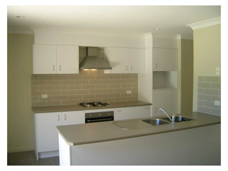 3/8 Seashell Drive, Coomera QLD 4209